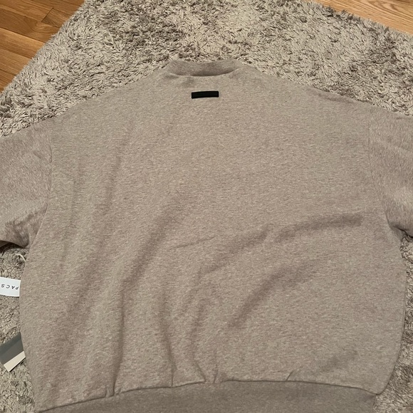 NWT Fear of God Essentials Crew Neck Sweatshirt - Picture 2 of 9